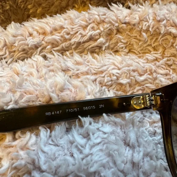 Ray-Ban Tortoise Shell Frame Sunglasses - Picture 6 of 8